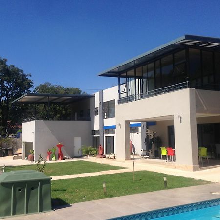Tshedza Guest House Pretoria-Noord Exterior foto