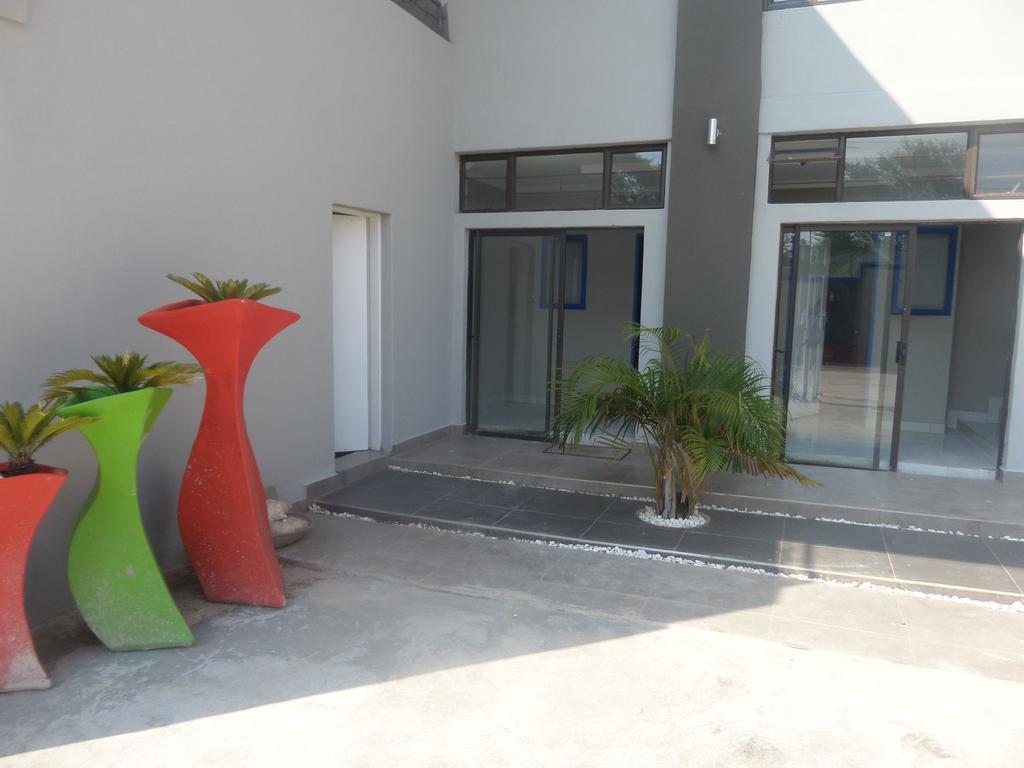 Tshedza Guest House Pretoria-Noord Exterior foto