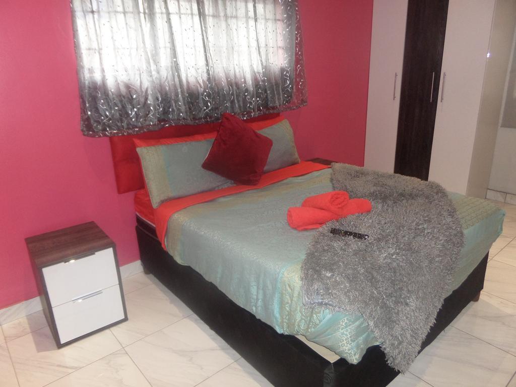 Tshedza Guest House Pretoria-Noord Exterior foto