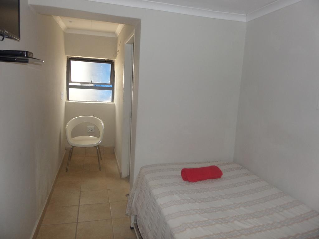 Tshedza Guest House Pretoria-Noord Exterior foto